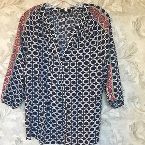 Black & White Geo Print Tunic Style Top